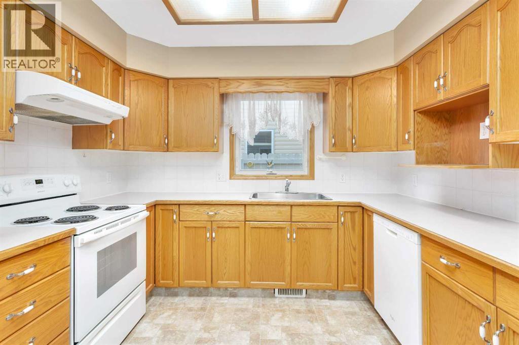 42 Dale Close, Red Deer