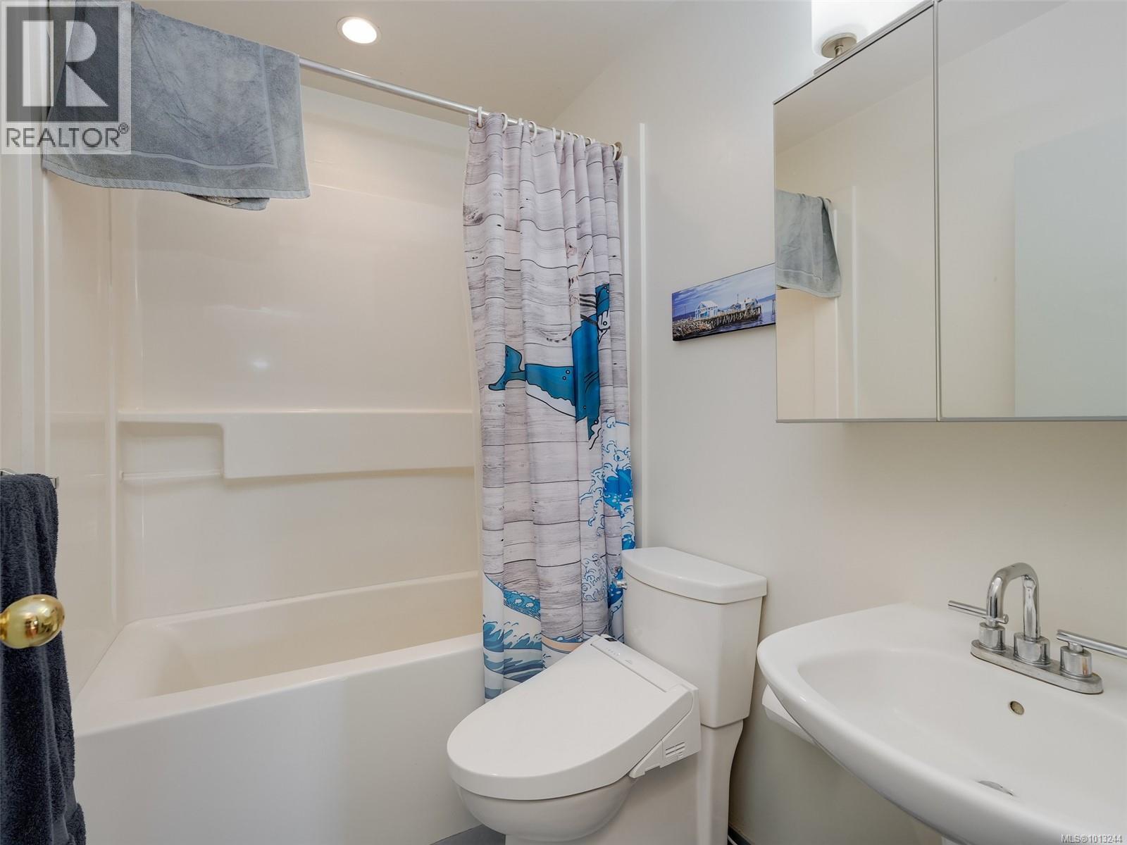 1728 Foul Bay Rd, Victoria