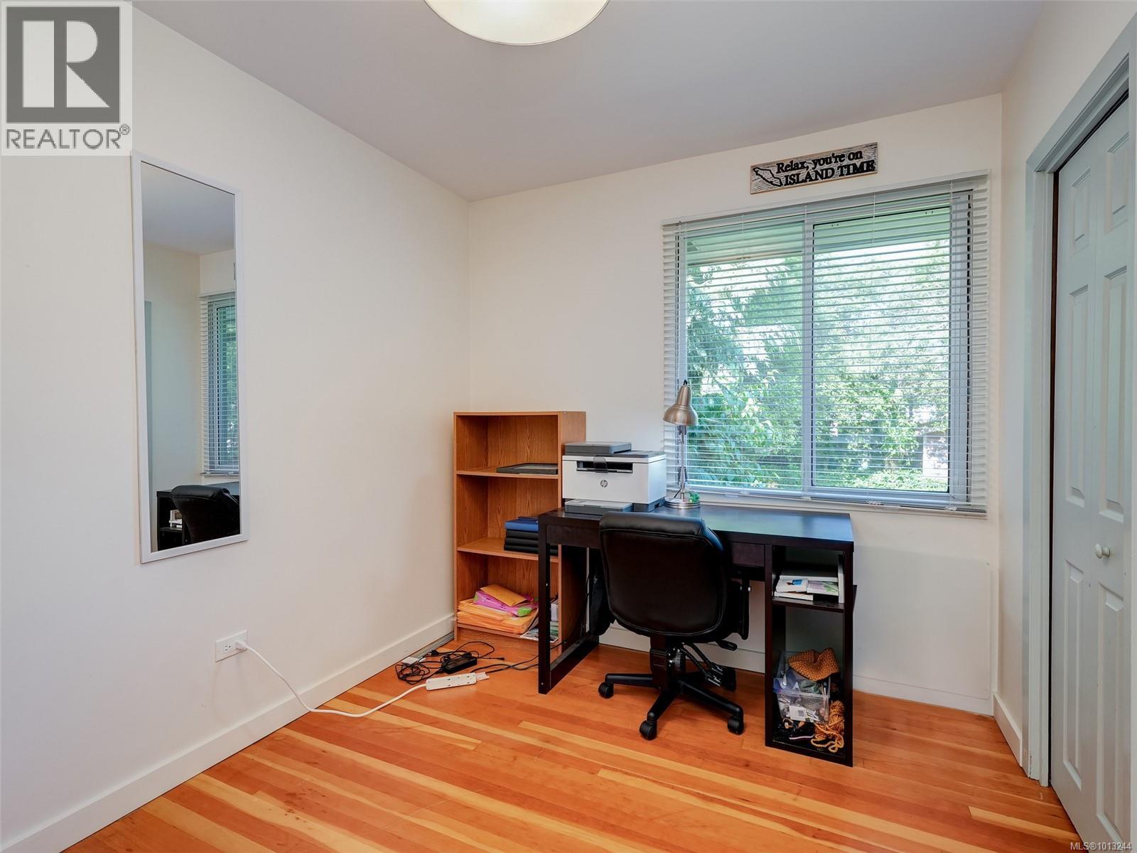 1728 Foul Bay Rd, Victoria