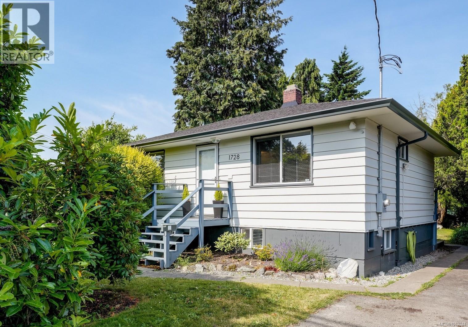 1728 Foul Bay Rd, Victoria