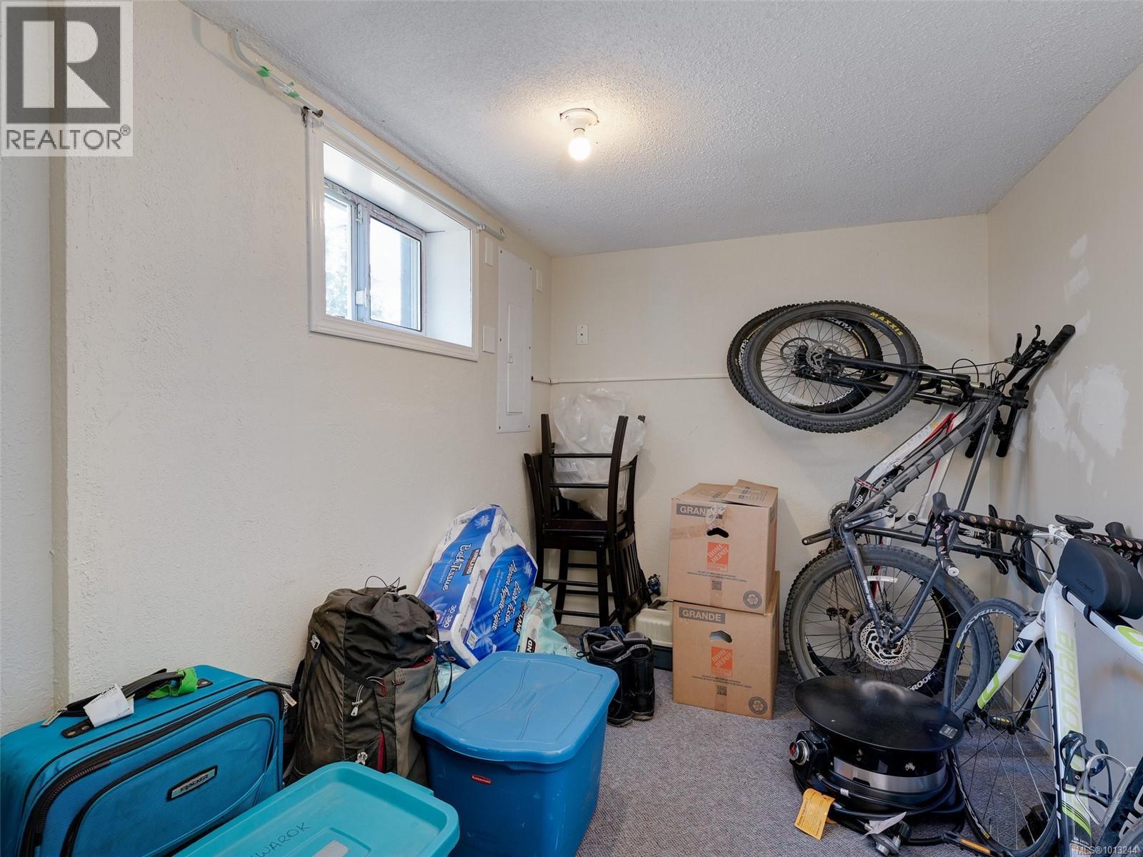 1728 Foul Bay Rd, Victoria