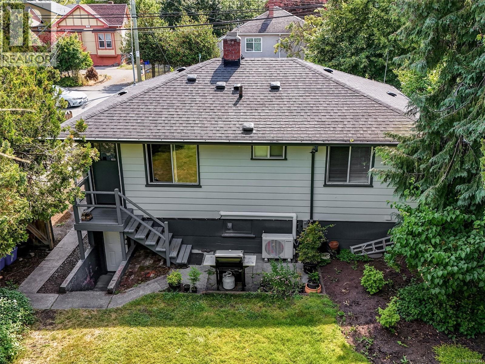1728 Foul Bay Rd, Victoria