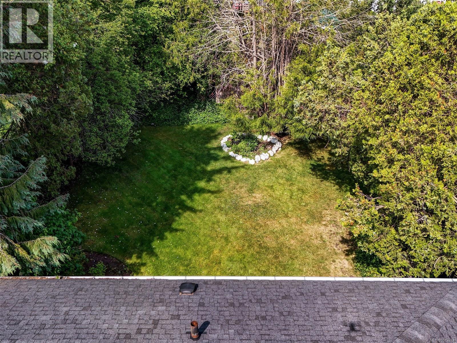 1728 Foul Bay Rd, Victoria