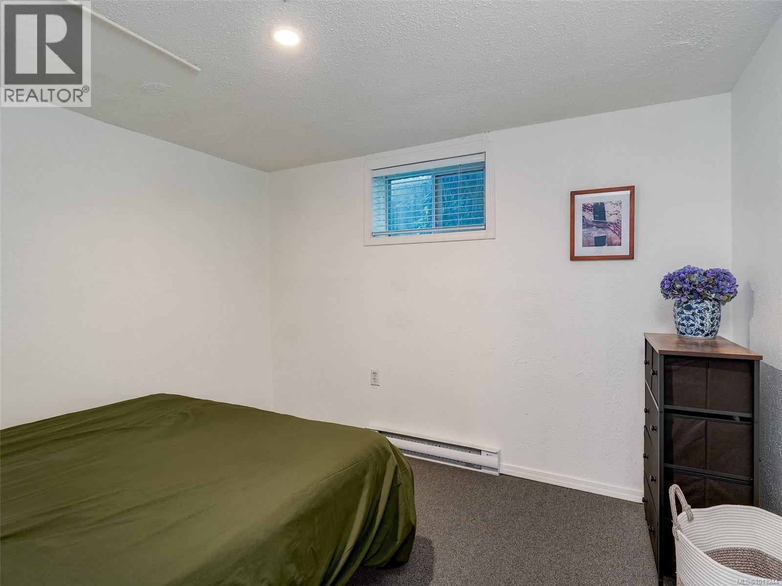 1728 Foul Bay Rd, Victoria