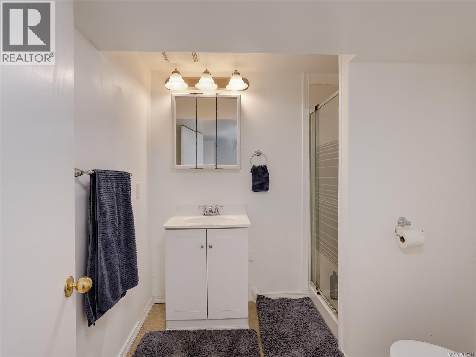 1728 Foul Bay Rd, Victoria
