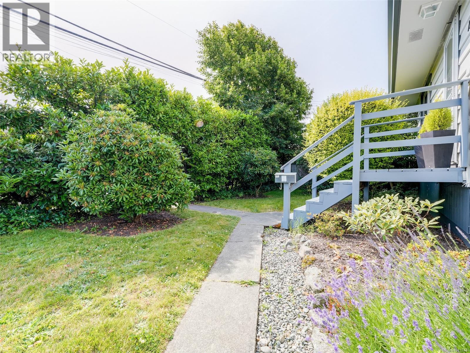 1728 Foul Bay Rd, Victoria