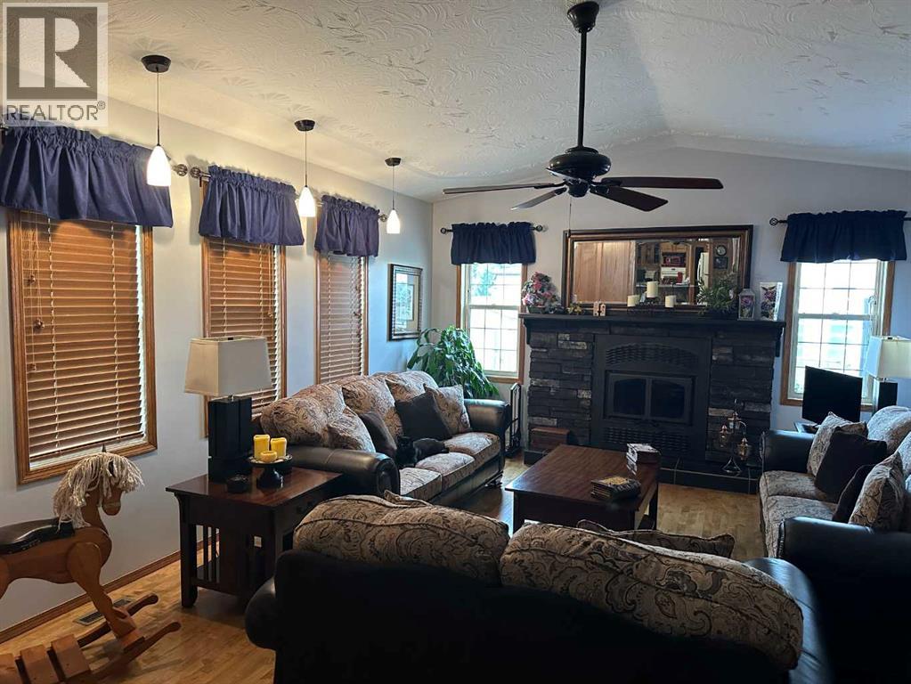 3318 Township Road 400, Rural Lacombe County