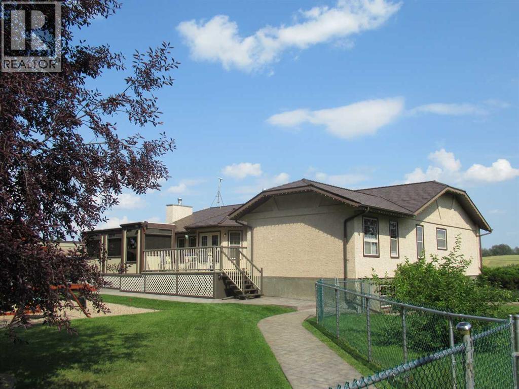 3318 Township Road 400, Rural Lacombe County