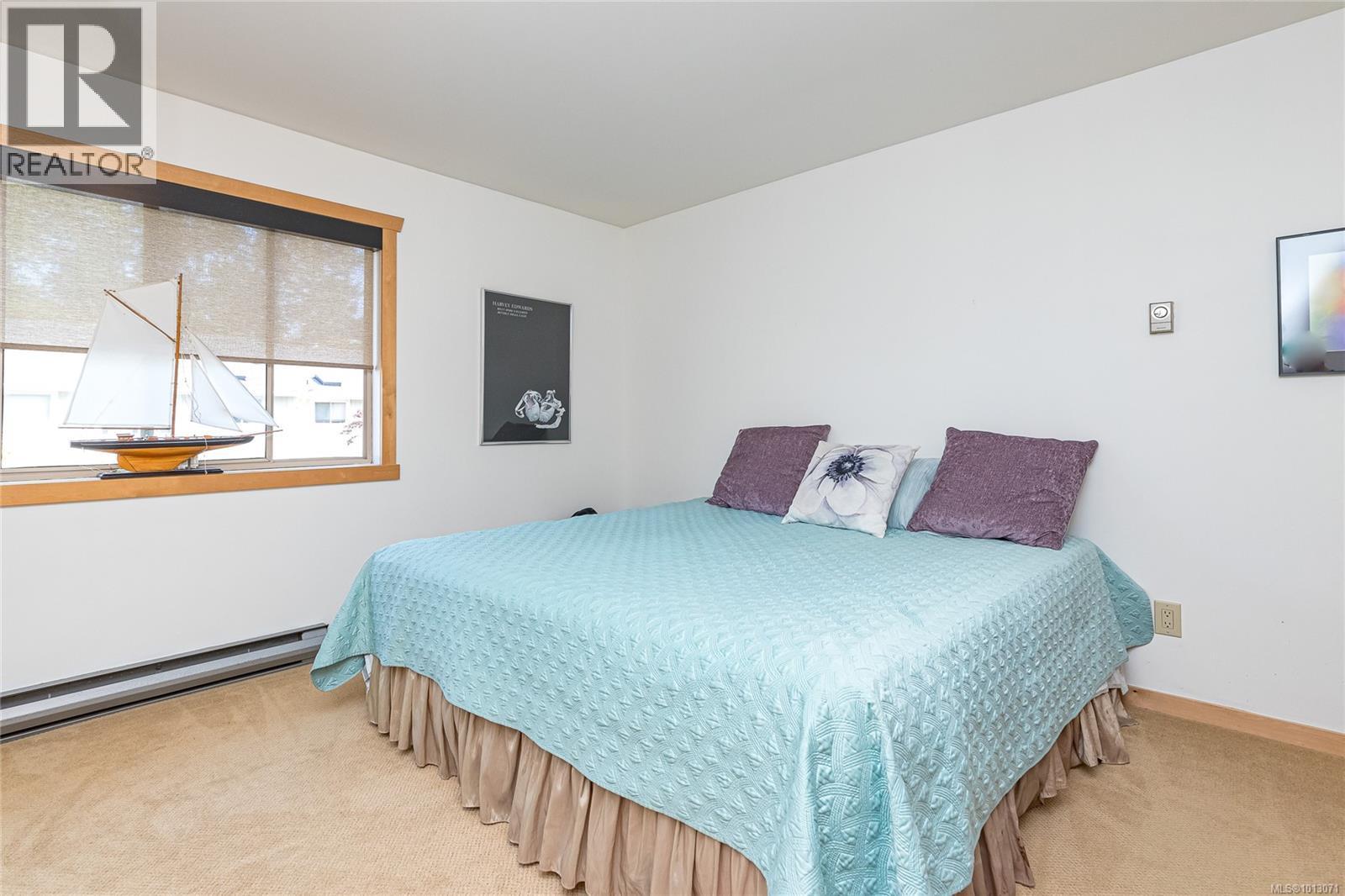 18 2020 White Birch Rd, Sidney