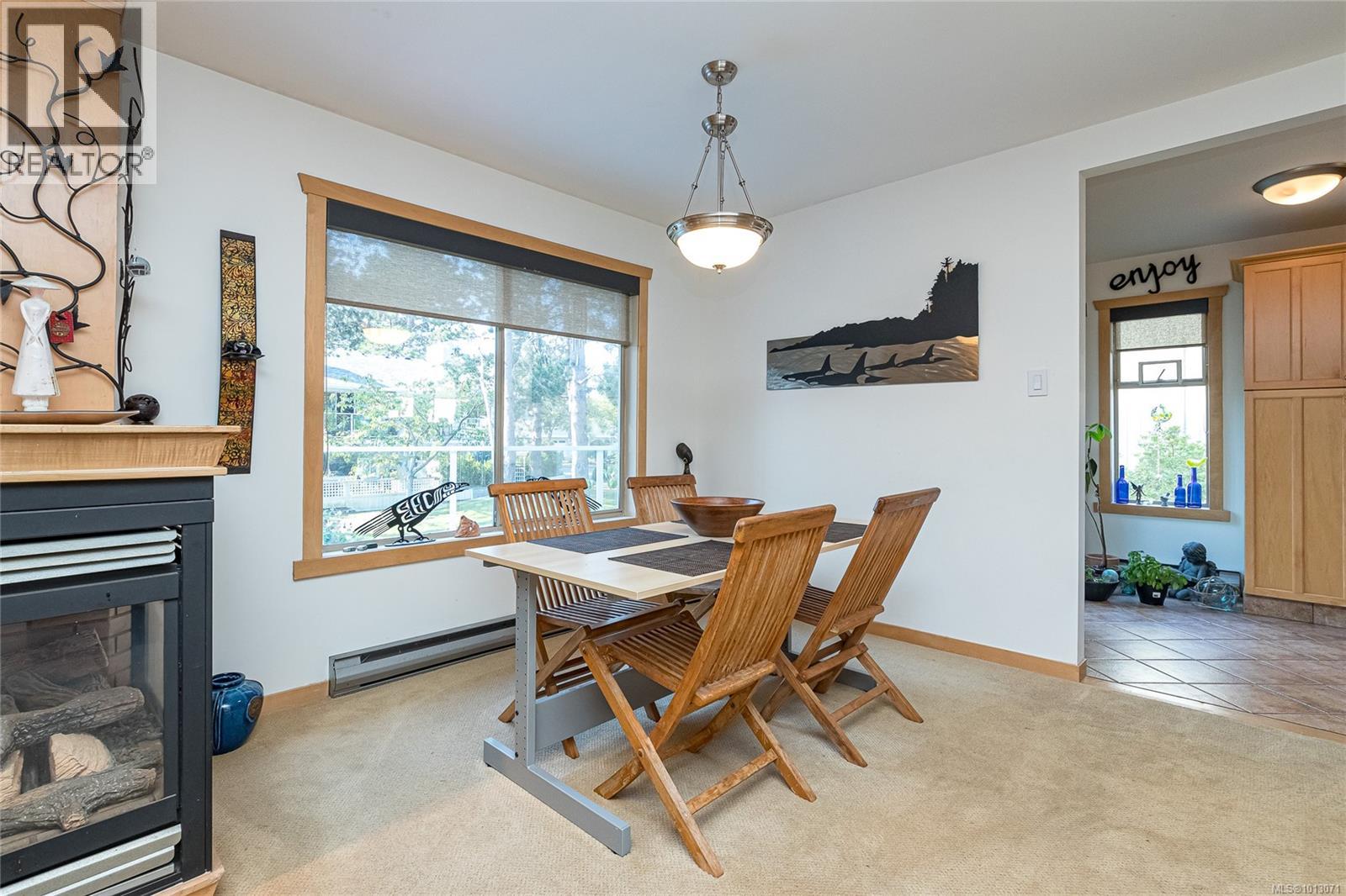 18 2020 White Birch Rd, Sidney