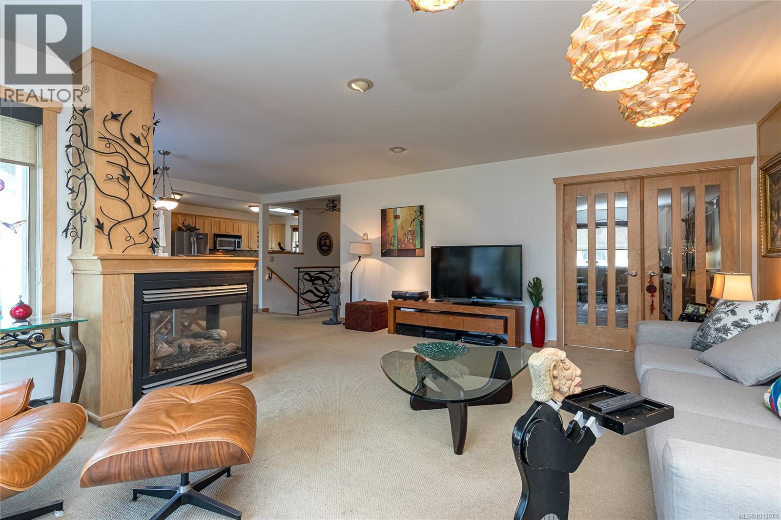 18 2020 White Birch Rd, Sidney