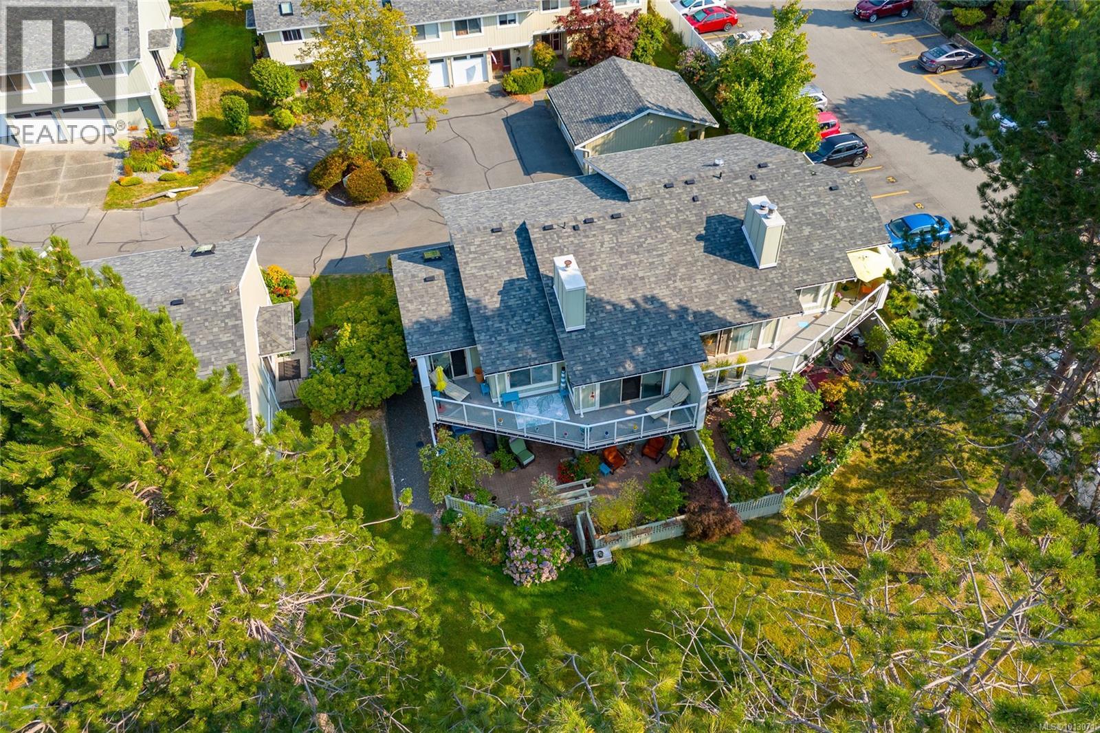 18 2020 White Birch Rd, Sidney