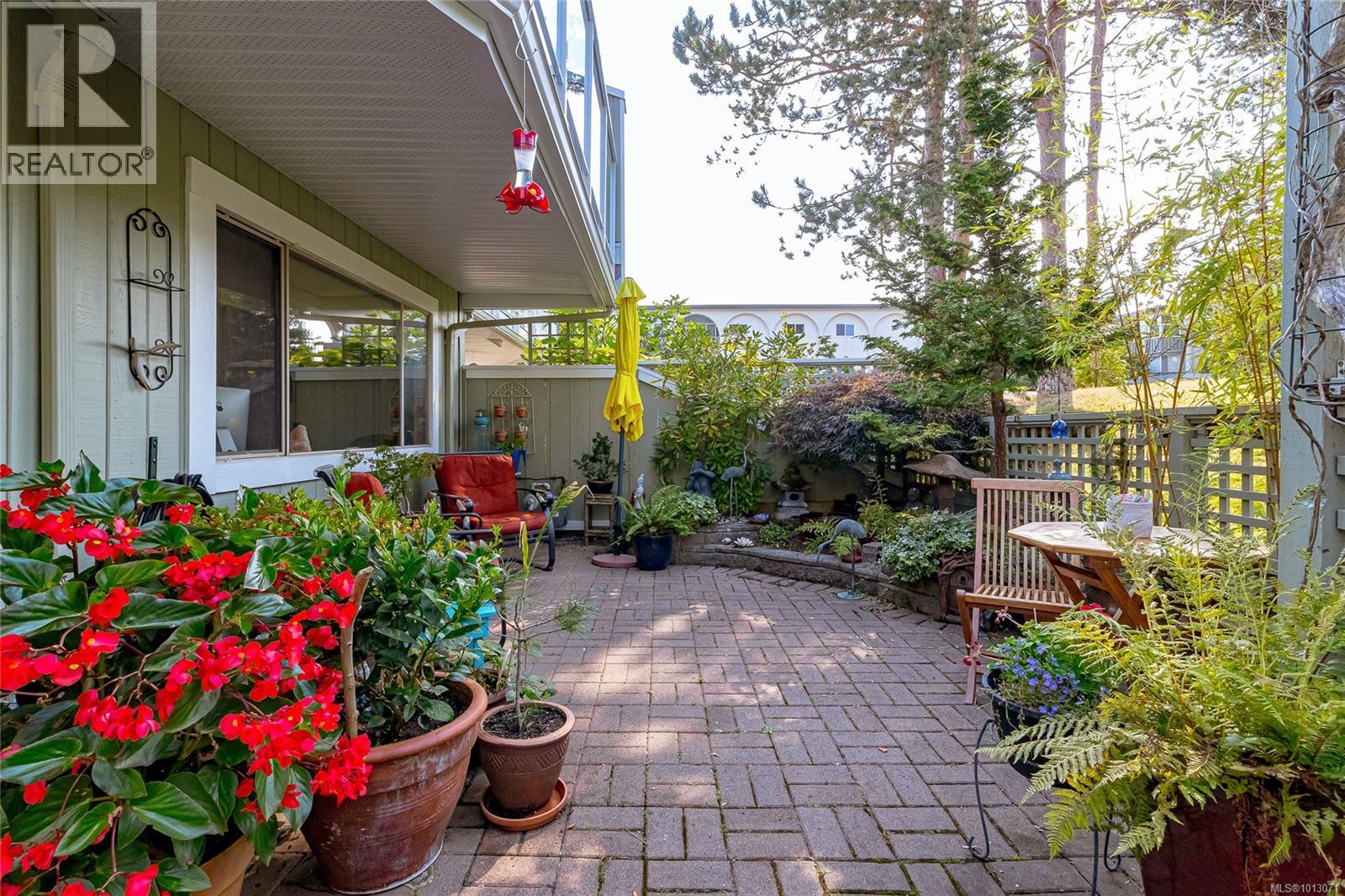 18 2020 White Birch Rd, Sidney