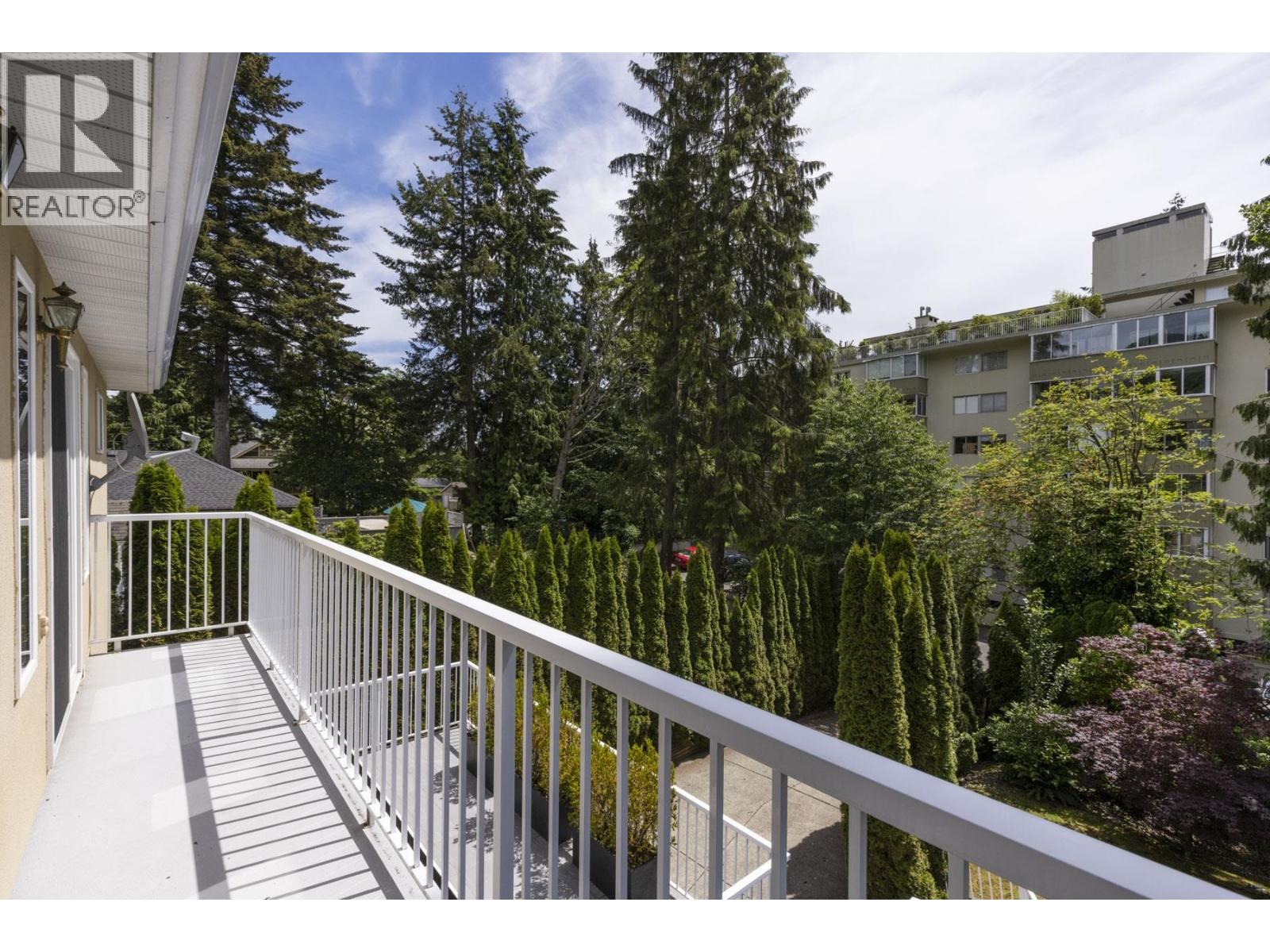 1426 FULTON AVENUE, West Vancouver