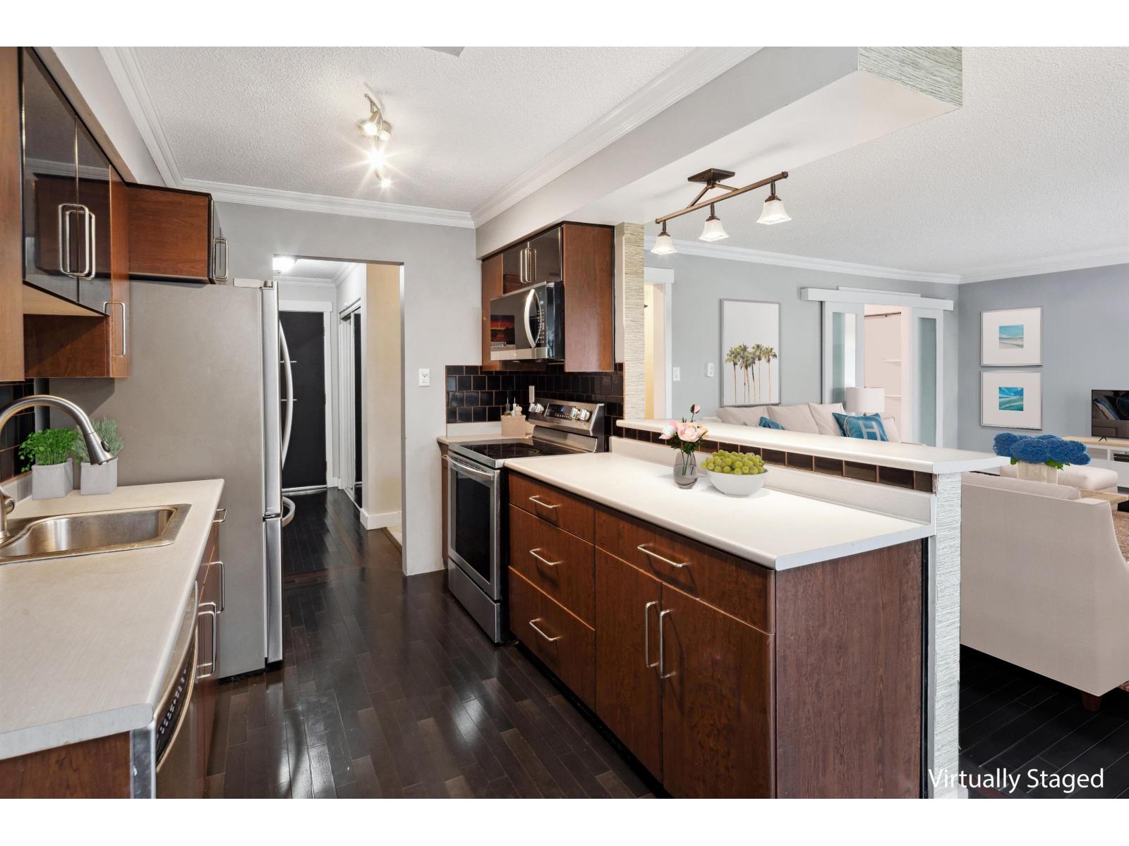 302 1390 MERKLIN STREET, White Rock