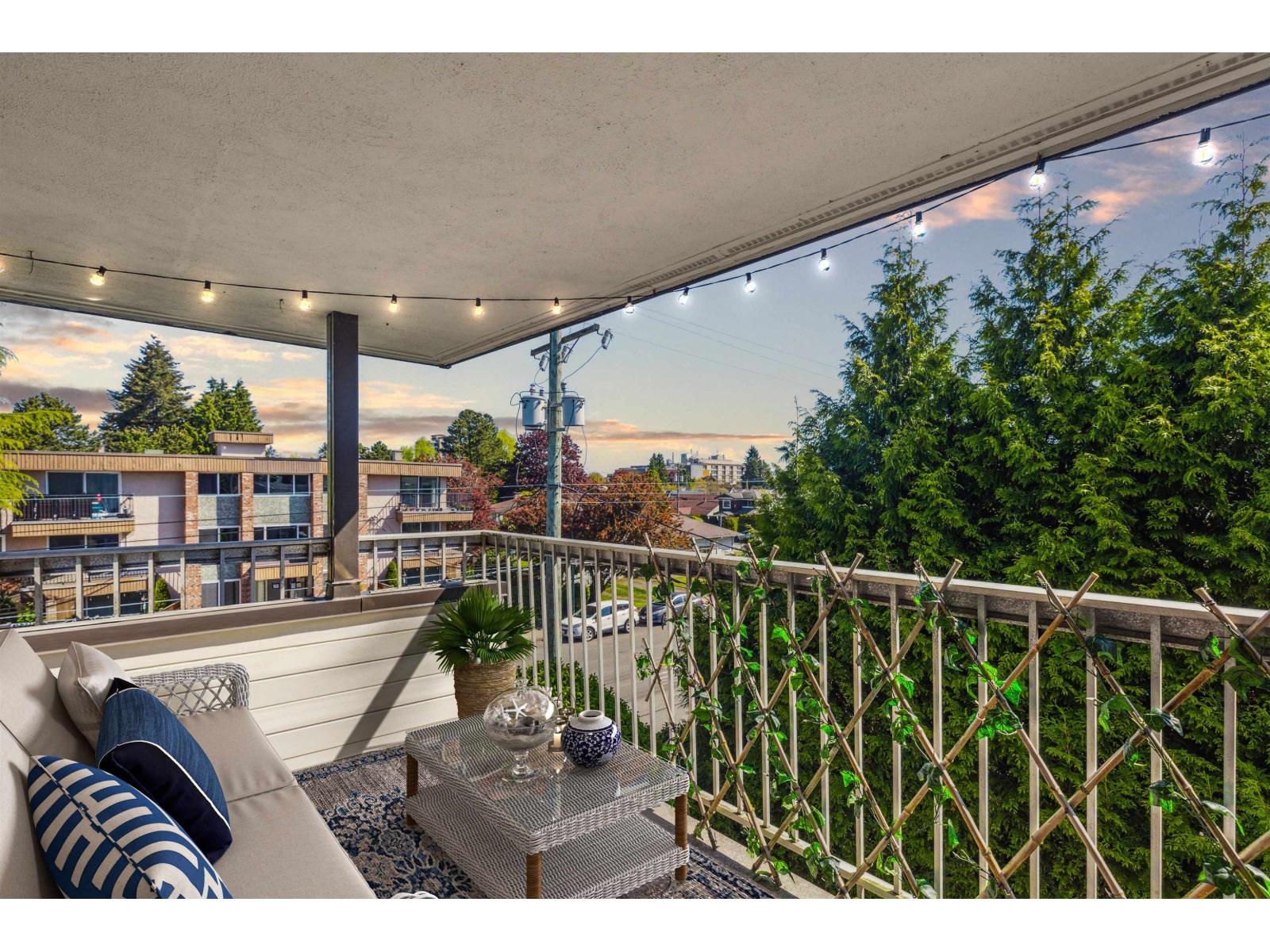 302 1390 MERKLIN STREET, White Rock