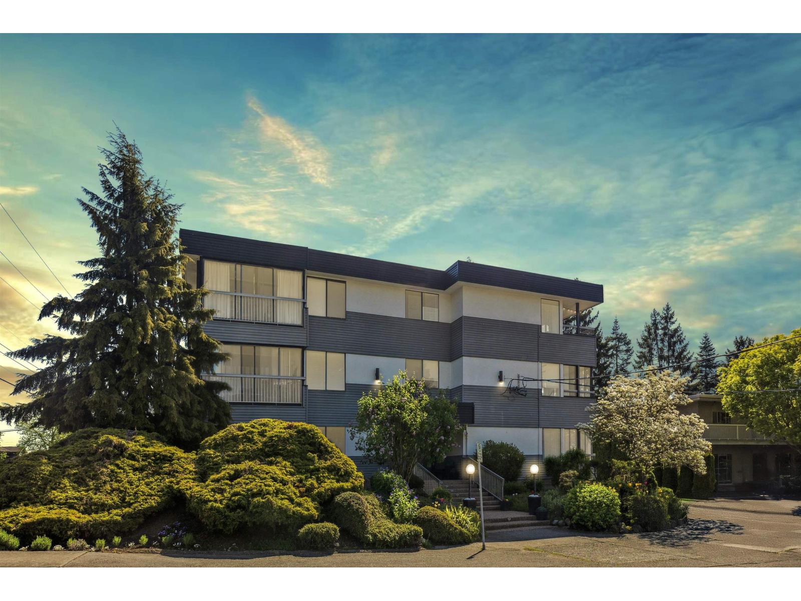 302 1390 MERKLIN STREET, White Rock