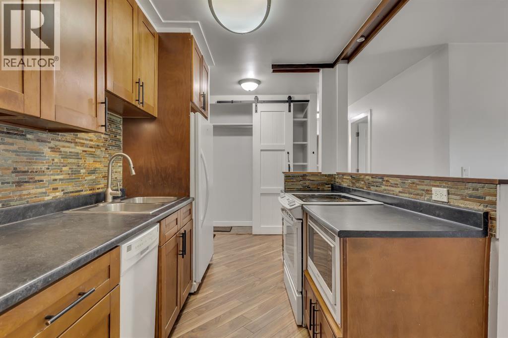 Single Family House for Sale in  C  Street NW Varsity Calgary 