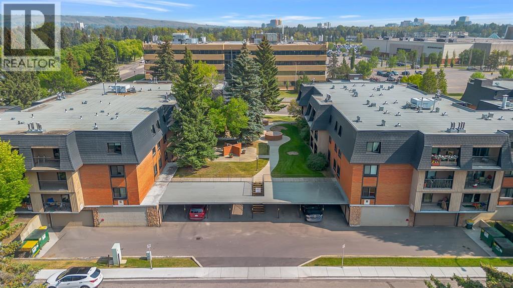 Single Family House for Sale in  C  Street NW Varsity Calgary 
