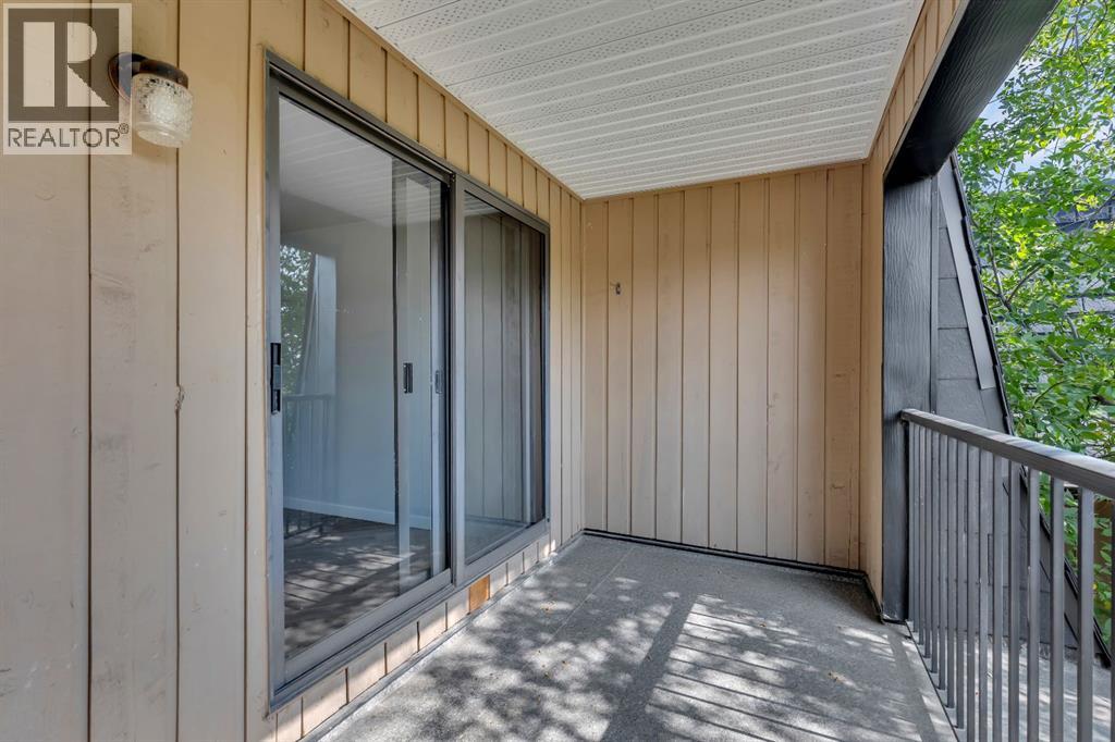 Single Family House for Sale in  C  Street NW Varsity Calgary 