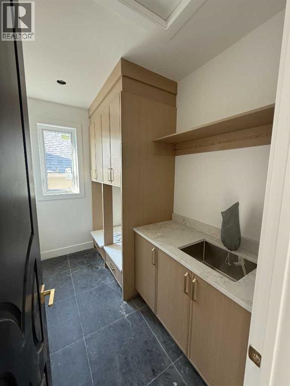 Single Family House for Sale in  Broadview Road NW West Hillhurst Calgary 