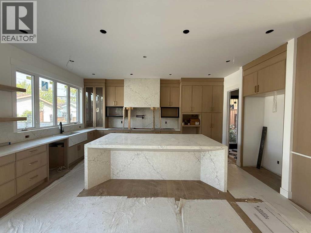 Single Family House for Sale in  Broadview Road NW West Hillhurst Calgary 