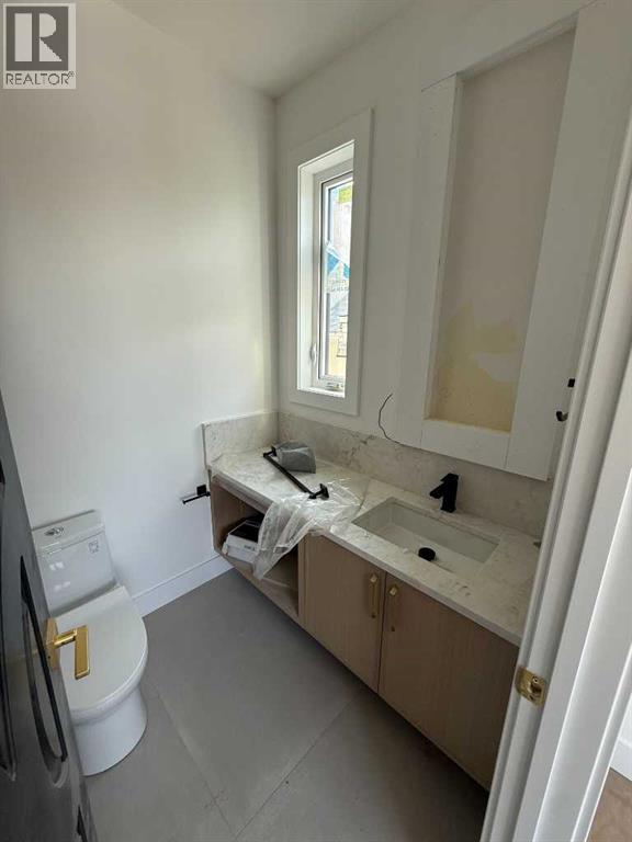 Single Family House for Sale in  Broadview Road NW West Hillhurst Calgary 