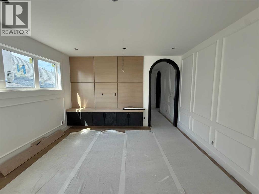 Single Family House for Sale in  Broadview Road NW West Hillhurst Calgary 
