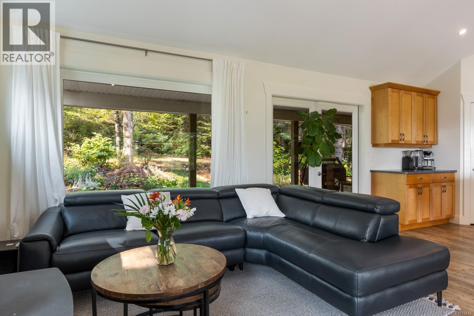 6531 Country Rd, Fanny Bay