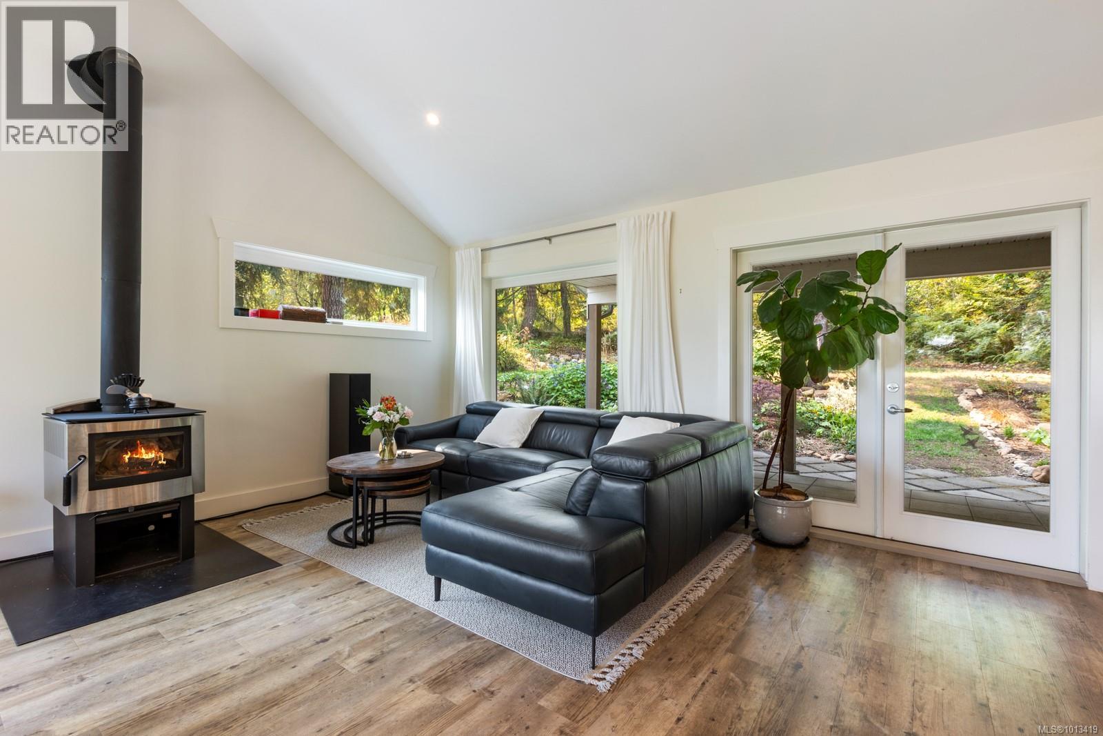 6531 Country Rd, Fanny Bay
