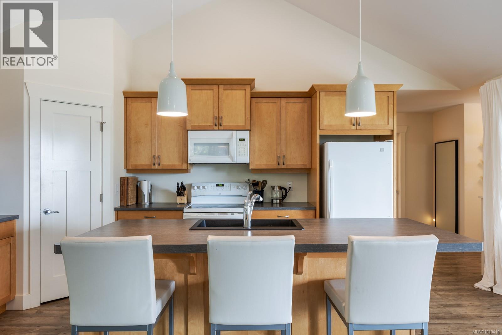 6531 Country Rd, Fanny Bay