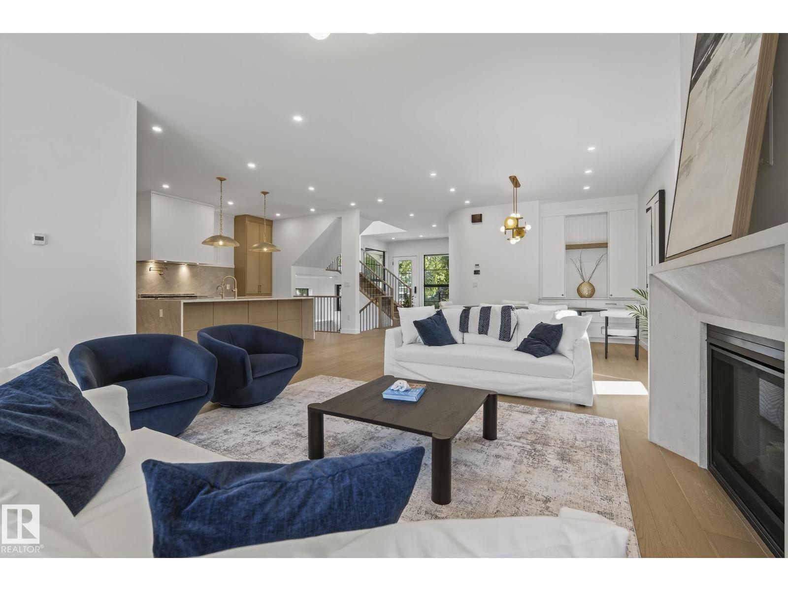 13804 85 AV NW, Edmonton