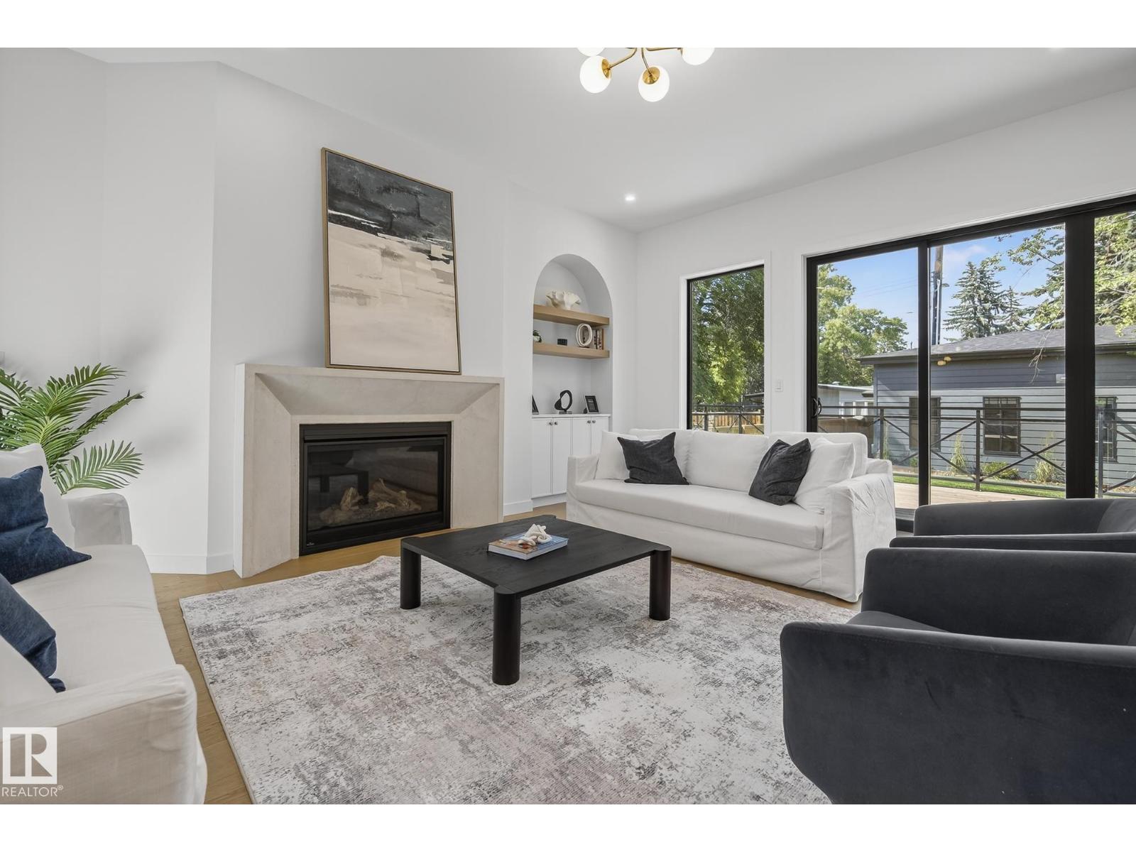 13804 85 AV NW, Edmonton