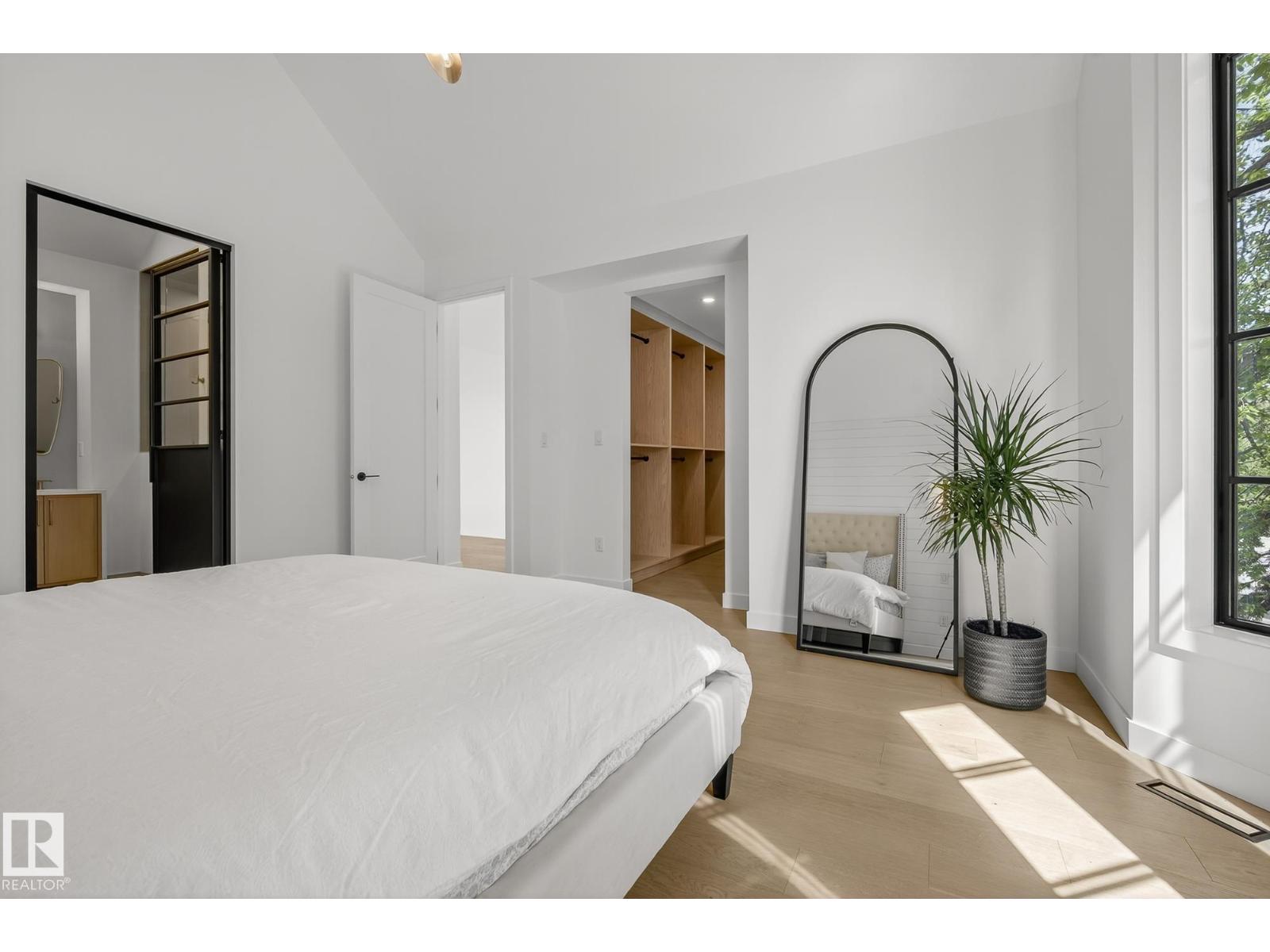 13804 85 AV NW, Edmonton