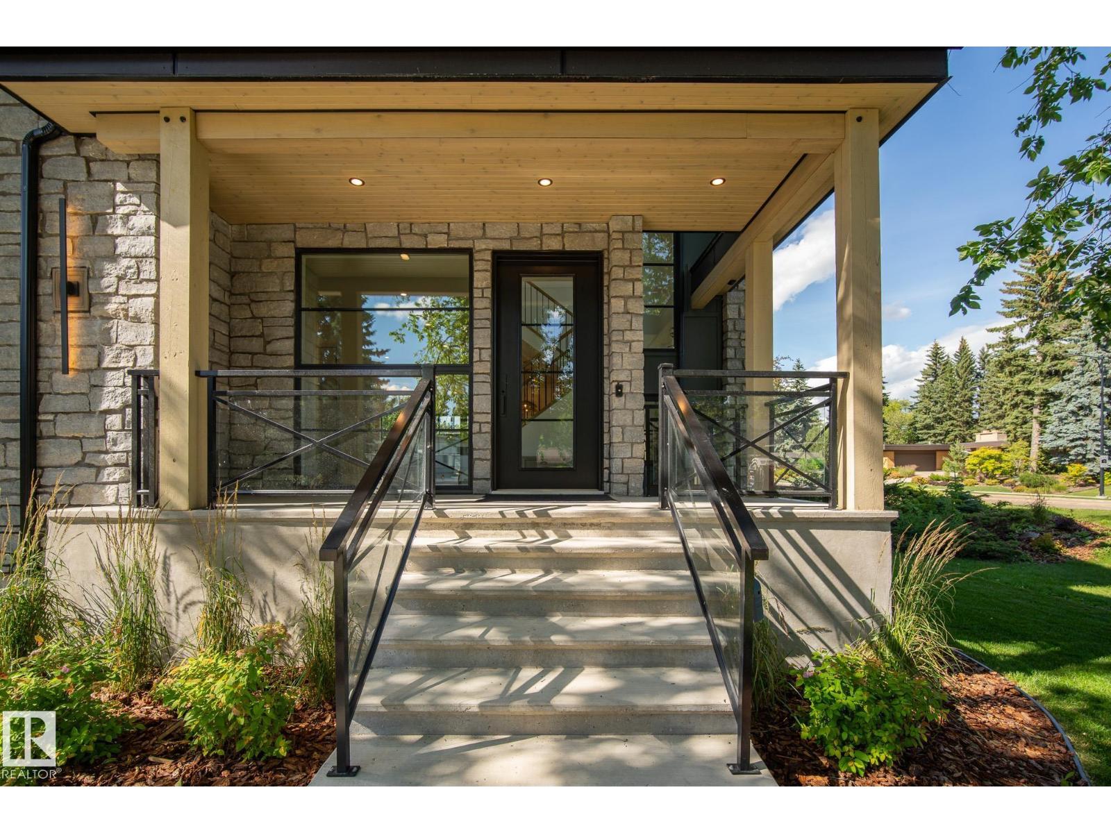 13804 85 AV NW, Edmonton