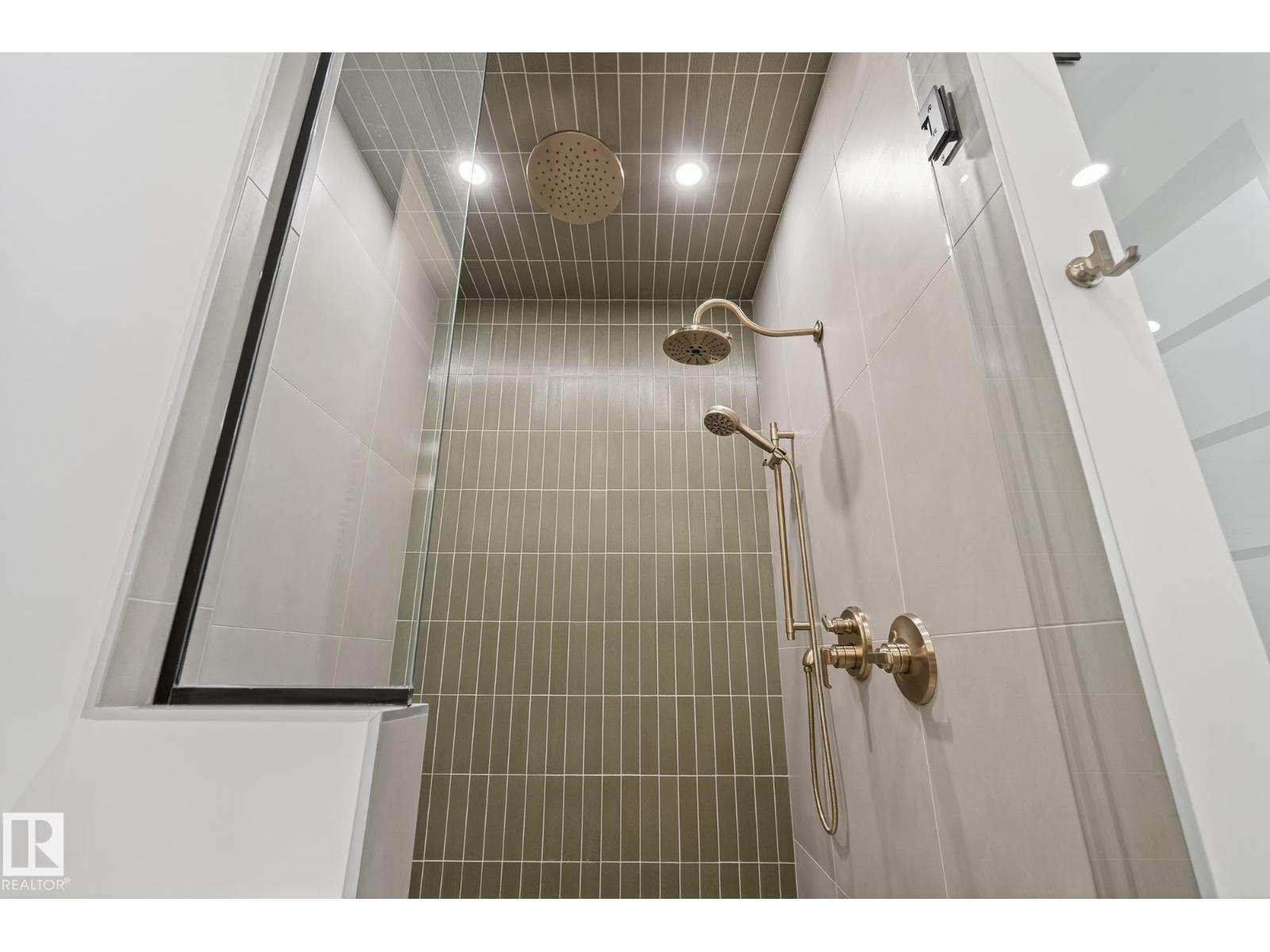 13804 85 AV NW, Edmonton