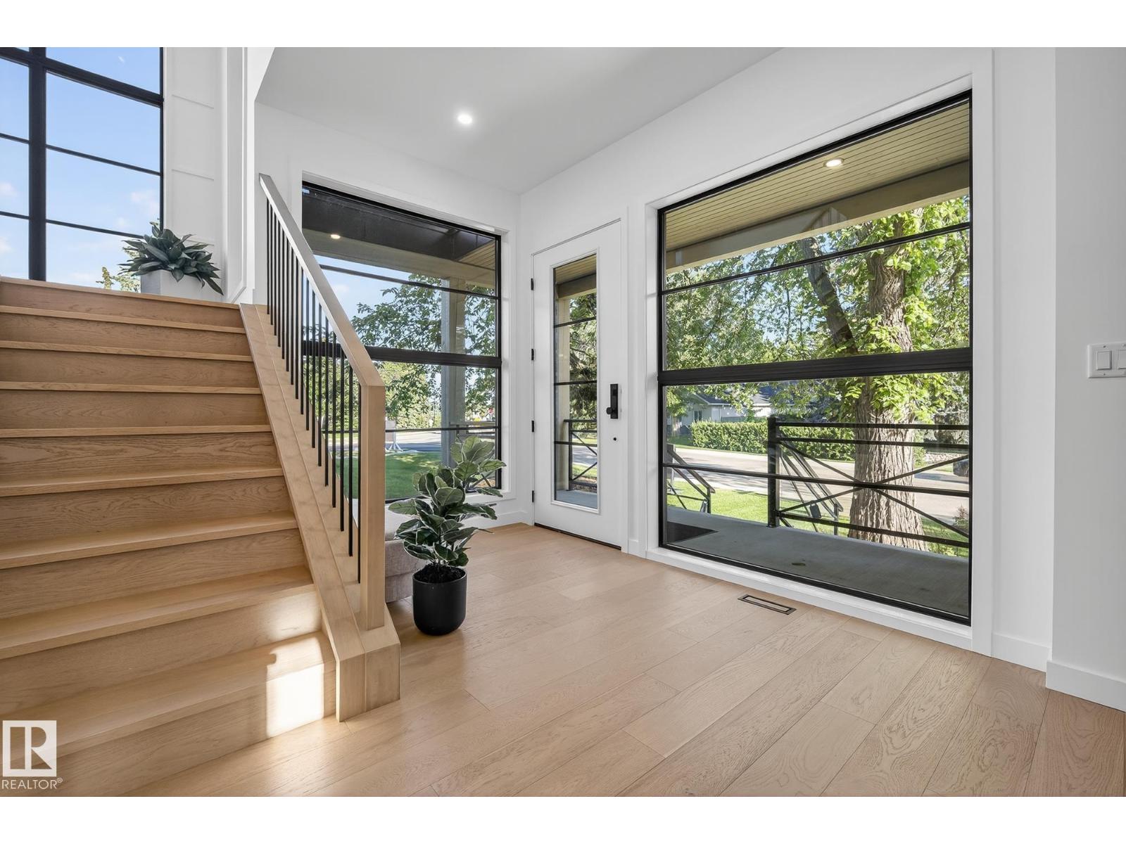 13804 85 AV NW, Edmonton