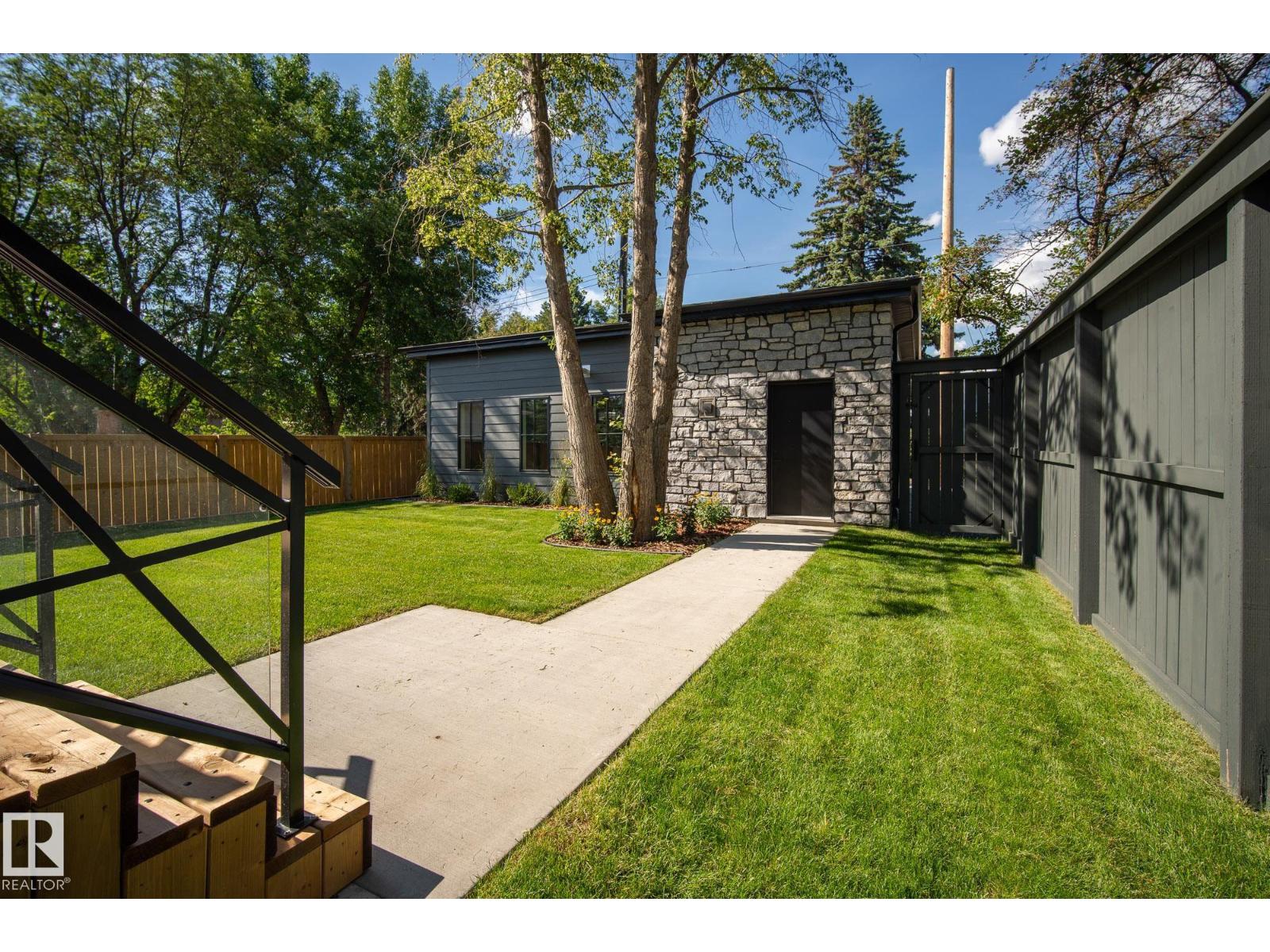 13804 85 AV NW, Edmonton