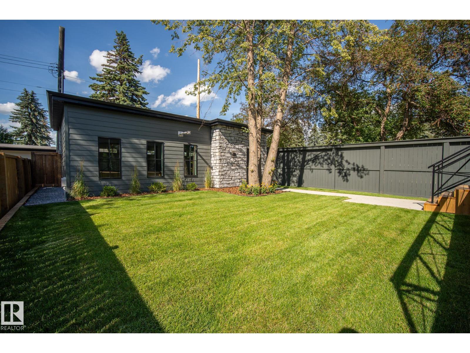 13804 85 AV NW, Edmonton