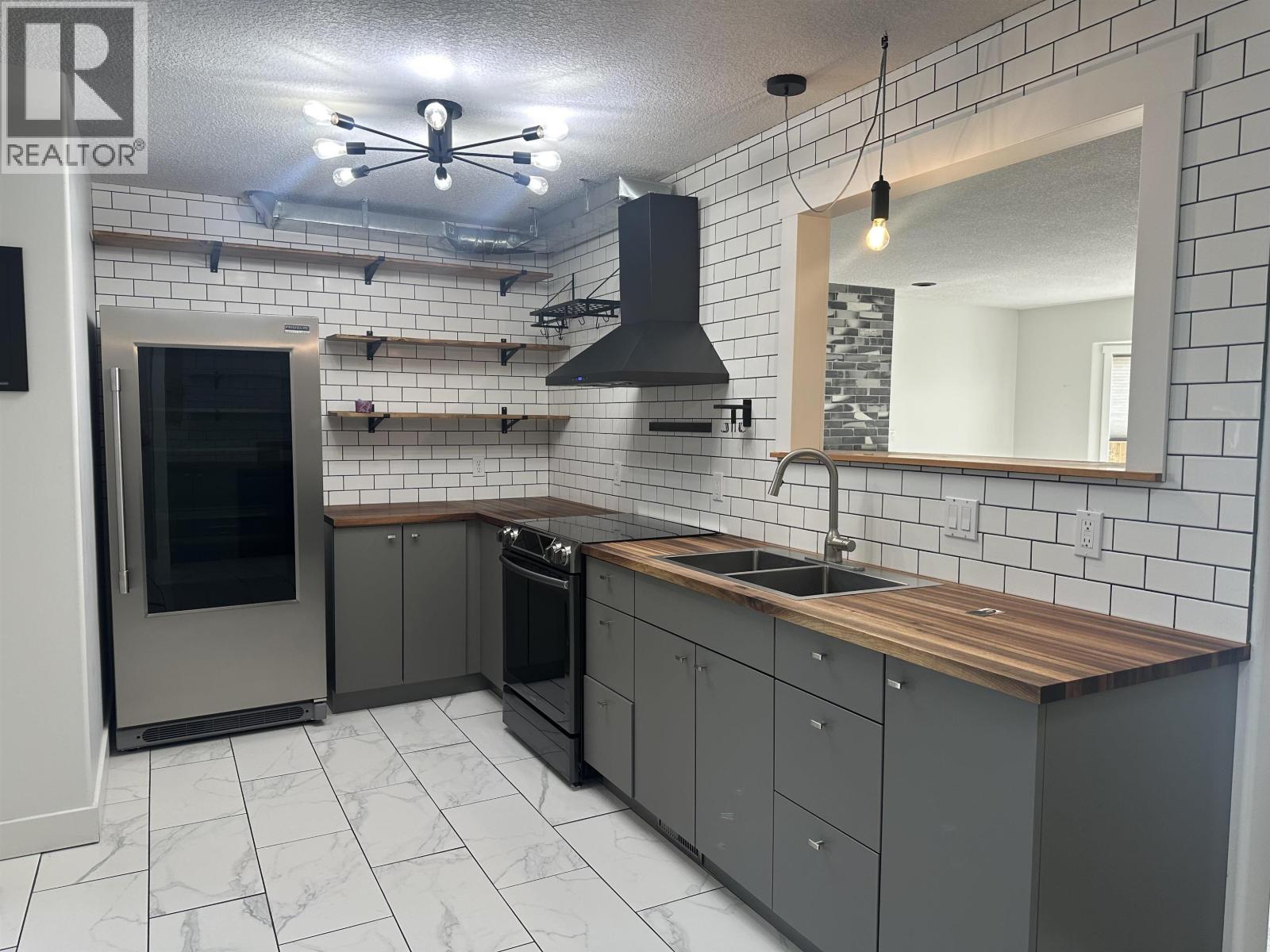 9917 115 AVENUE, Fort St. John