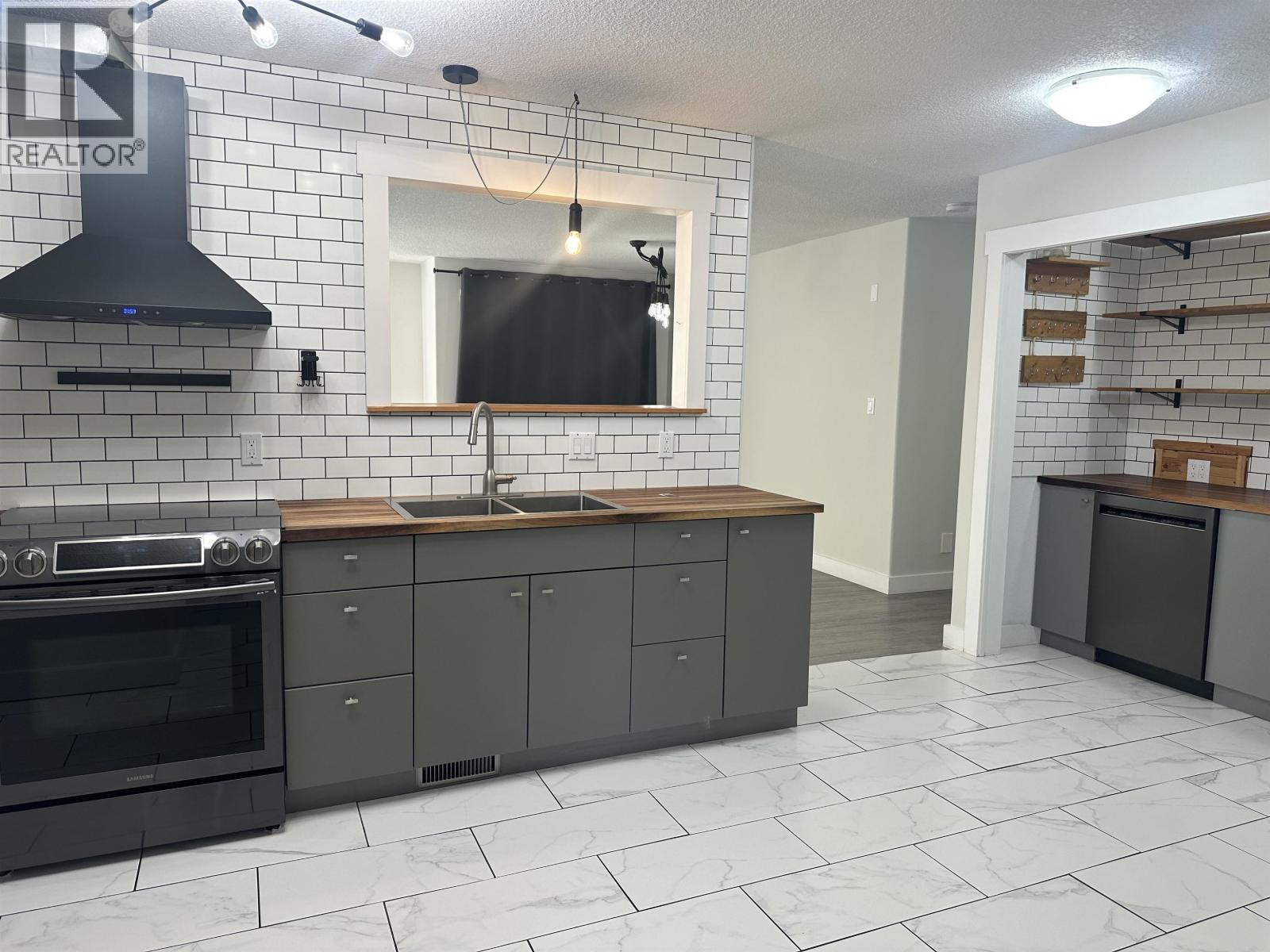 9917 115 AVENUE, Fort St. John