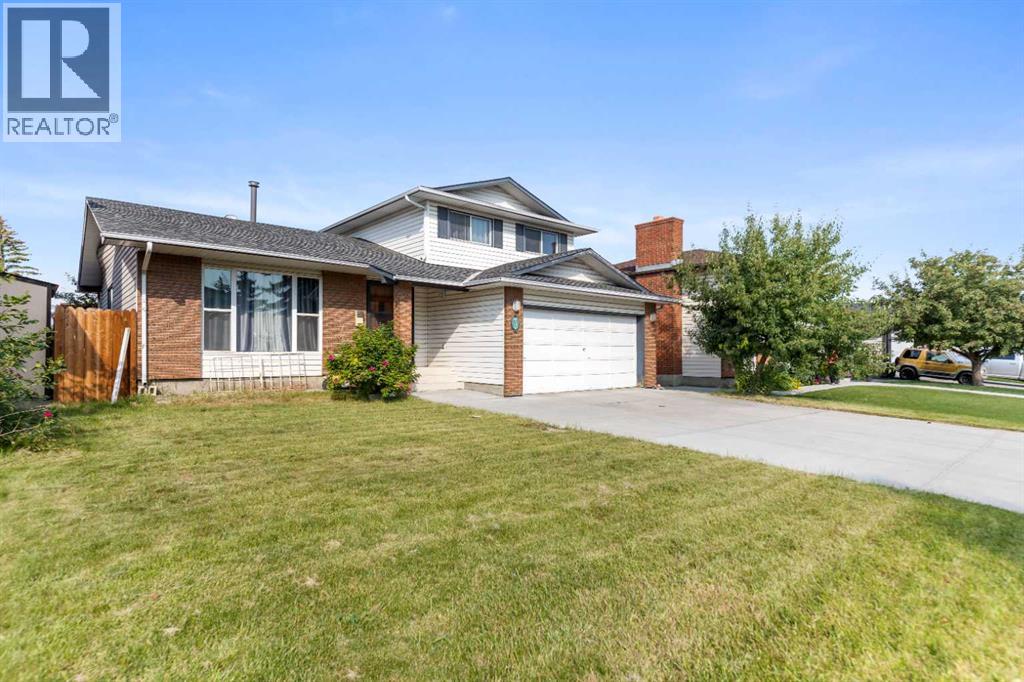 Single Family House for Sale in  Templevale Way NE Temple Calgary 