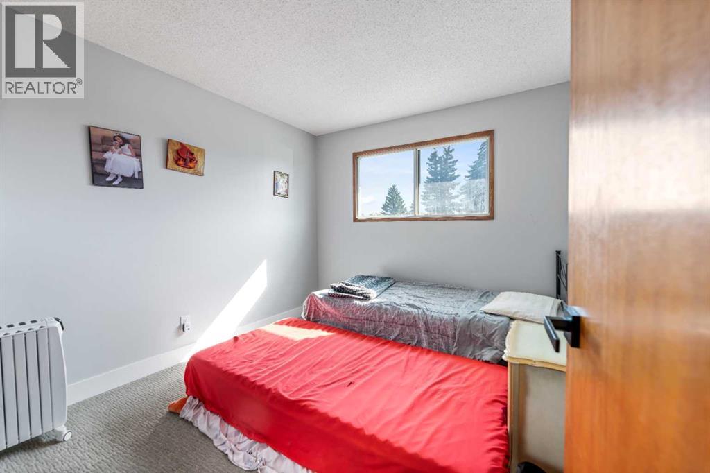 Single Family House for Sale in  Templevale Way NE Temple Calgary 