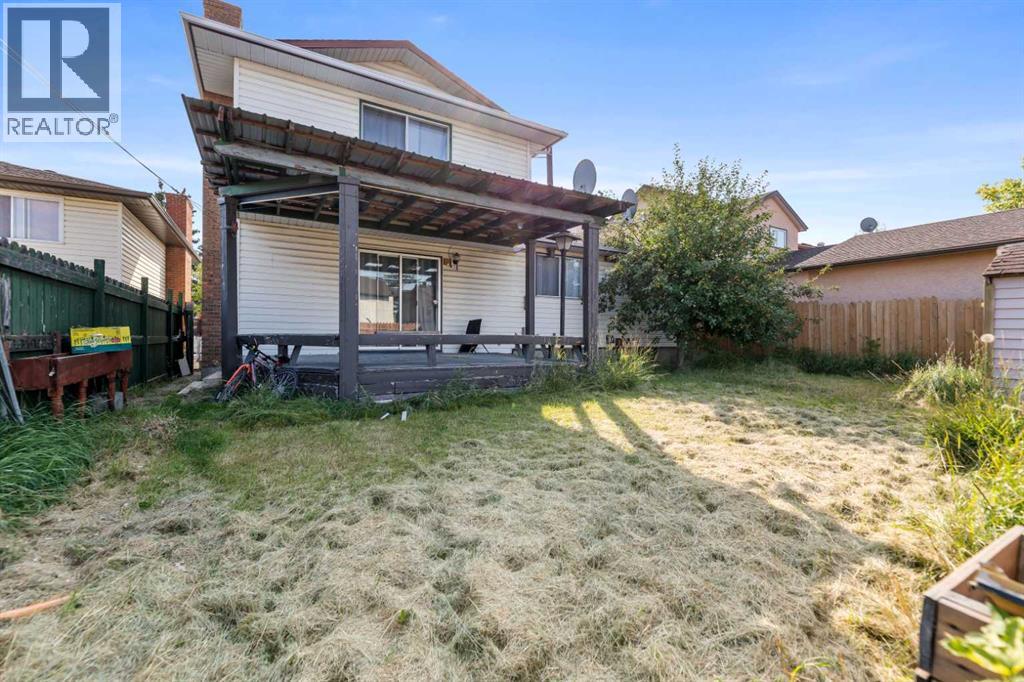 Single Family House for Sale in  Templevale Way NE Temple Calgary 