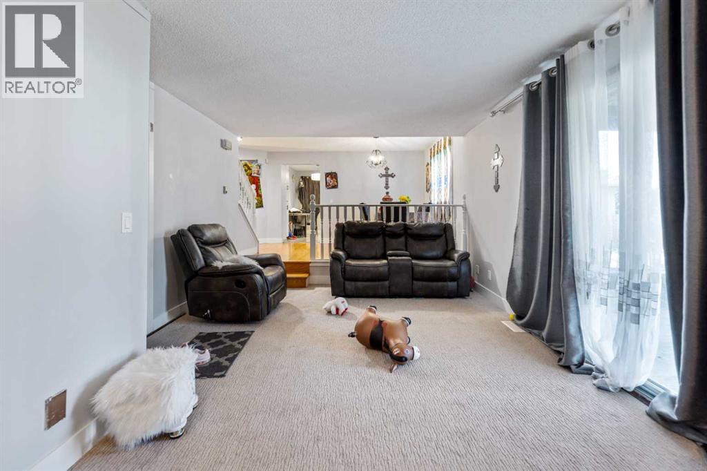 Single Family House for Sale in  Templevale Way NE Temple Calgary 
