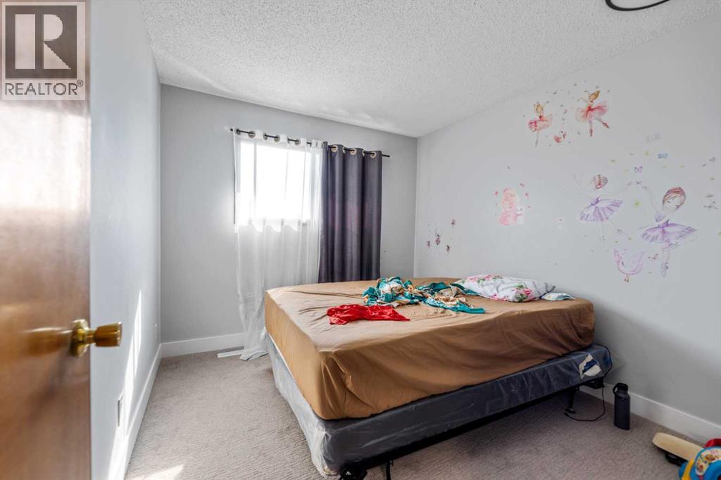 Single Family House for Sale in  Templevale Way NE Temple Calgary 