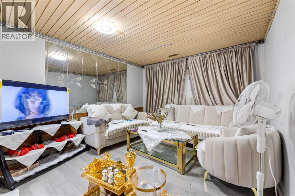 Single Family House for Sale in  Templevale Way NE Temple Calgary 