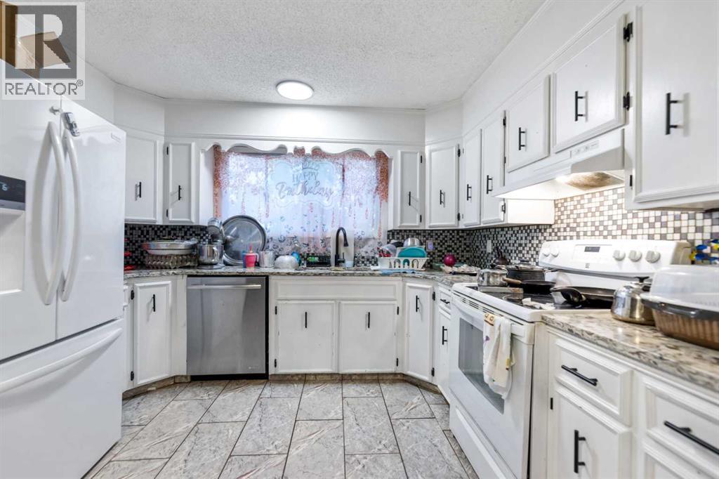 Single Family House for Sale in  Templevale Way NE Temple Calgary 