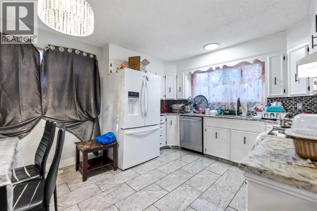 Single Family House for Sale in  Templevale Way NE Temple Calgary 