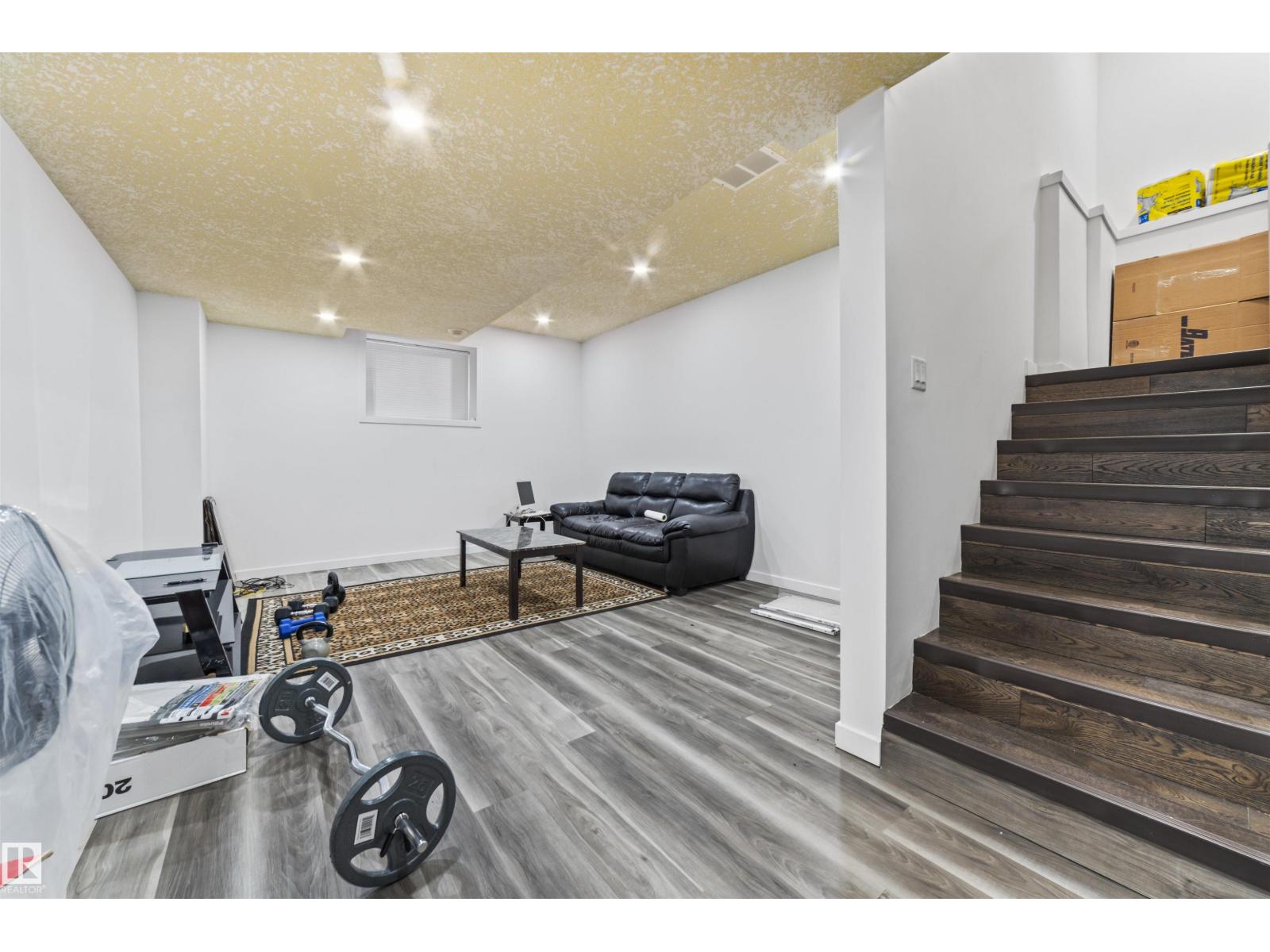 3909 49 AV, Beaumont